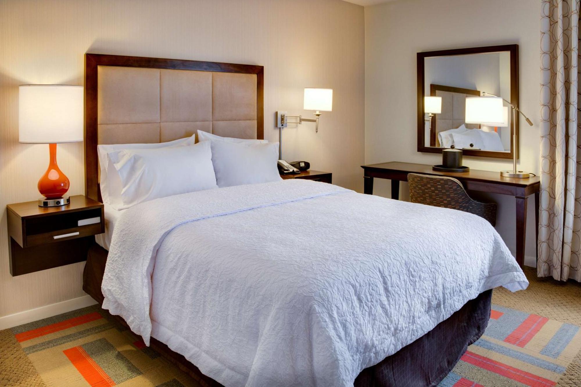 Hampton Inn Harrisonburg - University Exterior photo