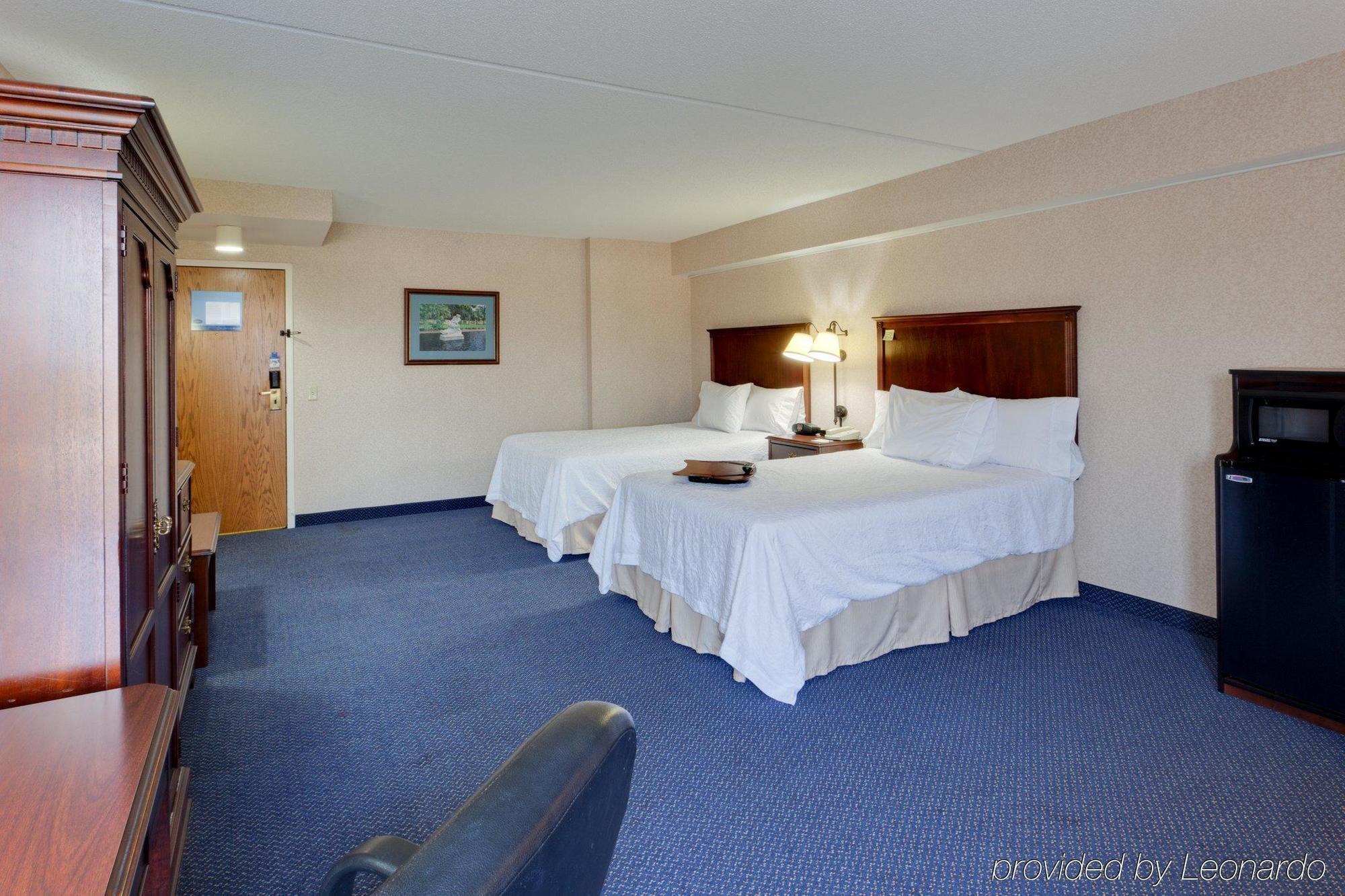 Hampton Inn Harrisonburg - University Room photo