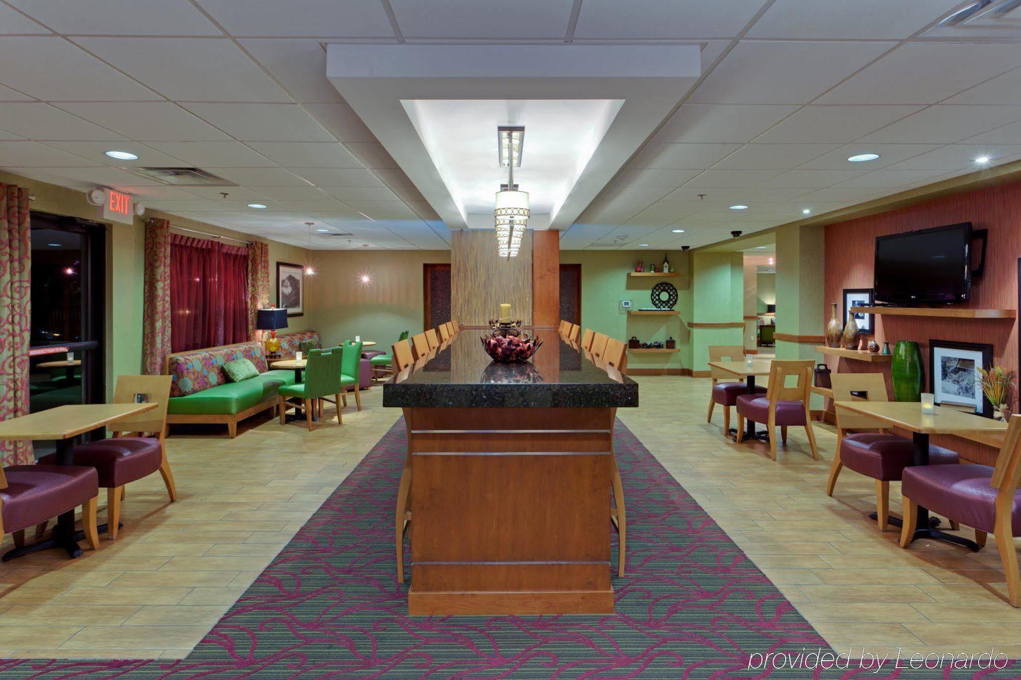 Hampton Inn Harrisonburg - University Restaurant photo