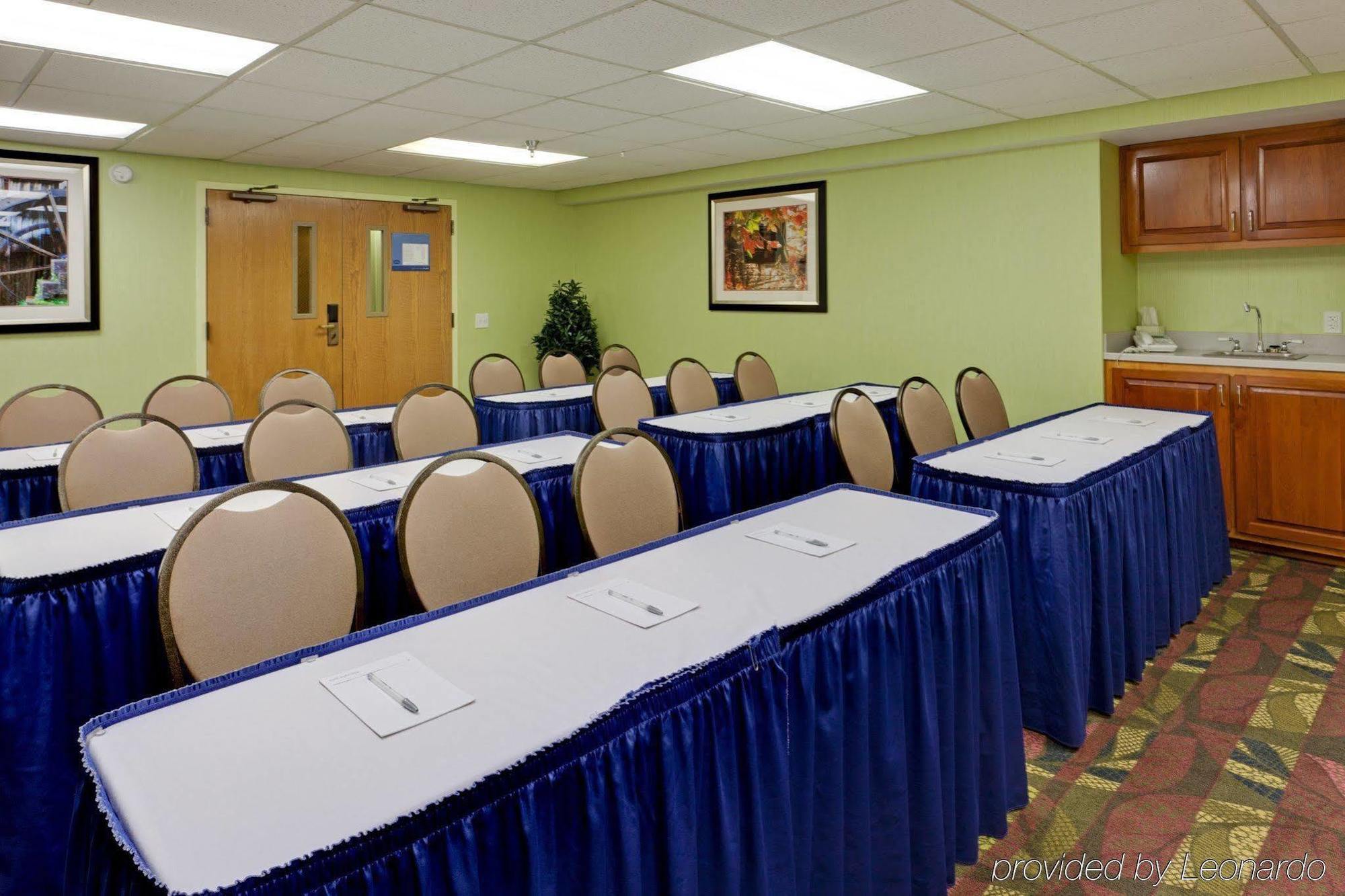 Hampton Inn Harrisonburg - University Business photo