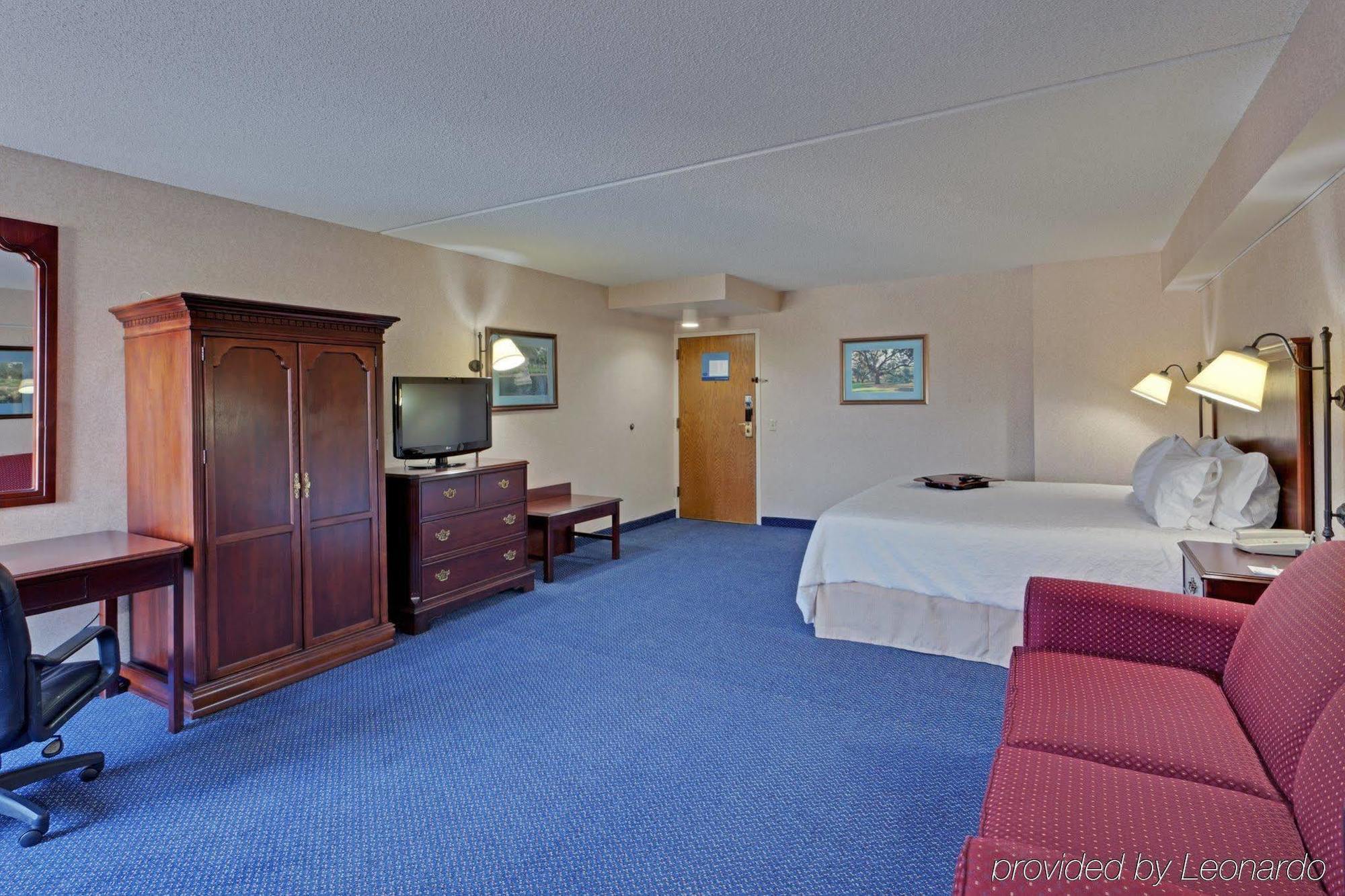 Hampton Inn Harrisonburg - University Room photo