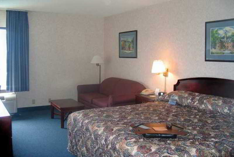 Hampton Inn Harrisonburg - University Room photo